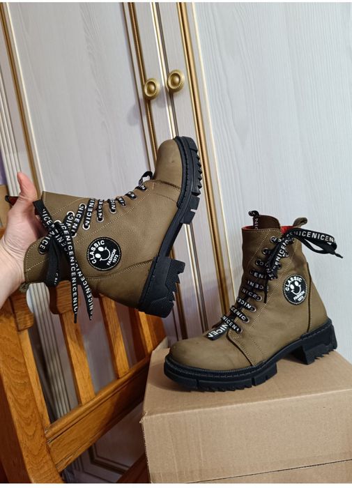 Шкіряні зимові фірмові черевики 39р цегейка