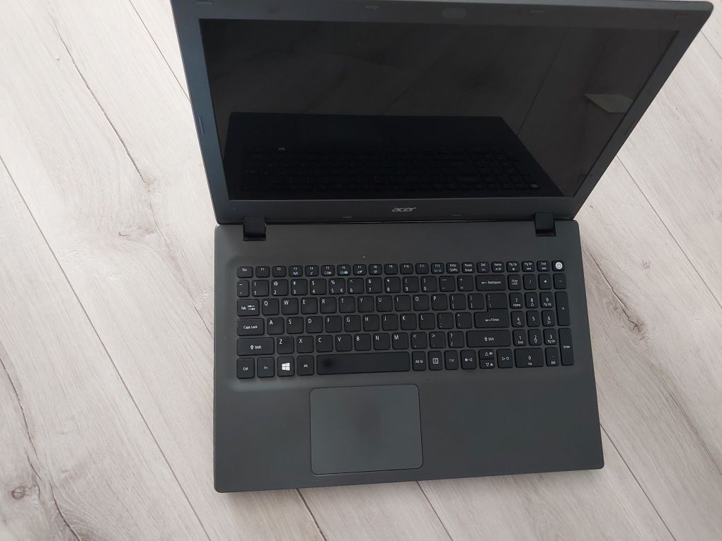 Laptop Acer E5-573G i3-4005U/4GB