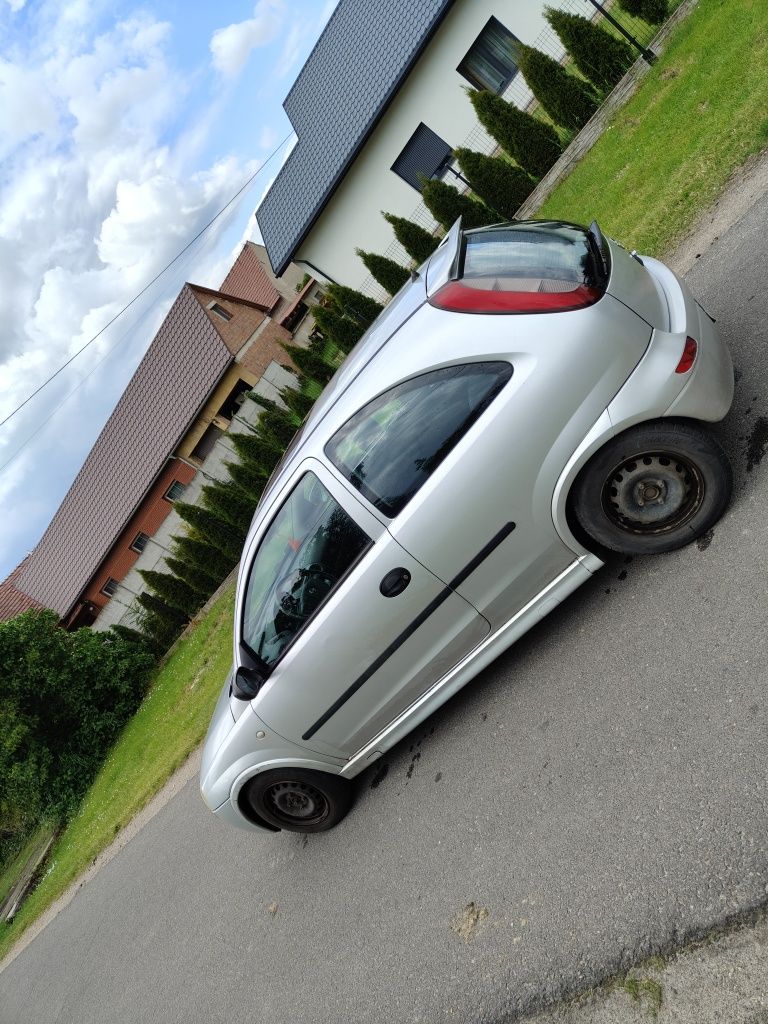 Opel corsa c 1,2 benzyna długie opłaty 2001 r