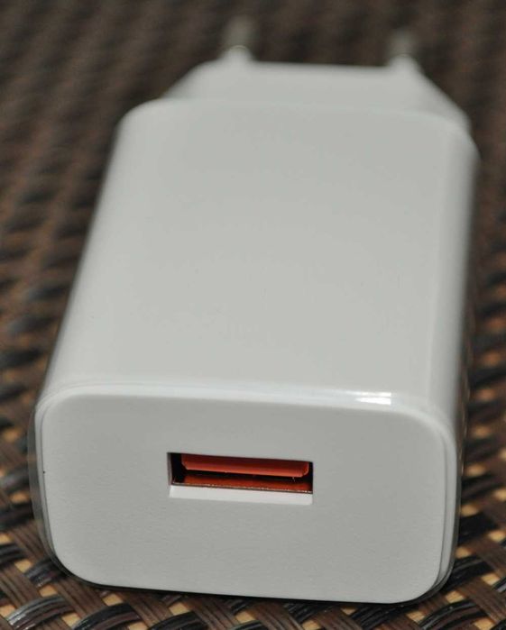 NOWA - Ładowarka do telefonu - USB - Typ C