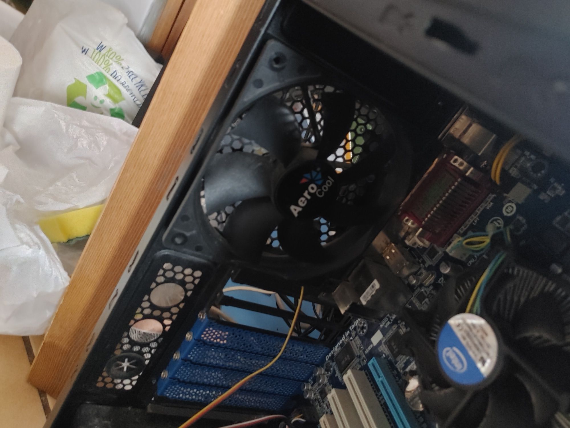 Komputer intel Core i5 obudowa Aerocool 3 wiatraki 12cm. 500gb nagrywa