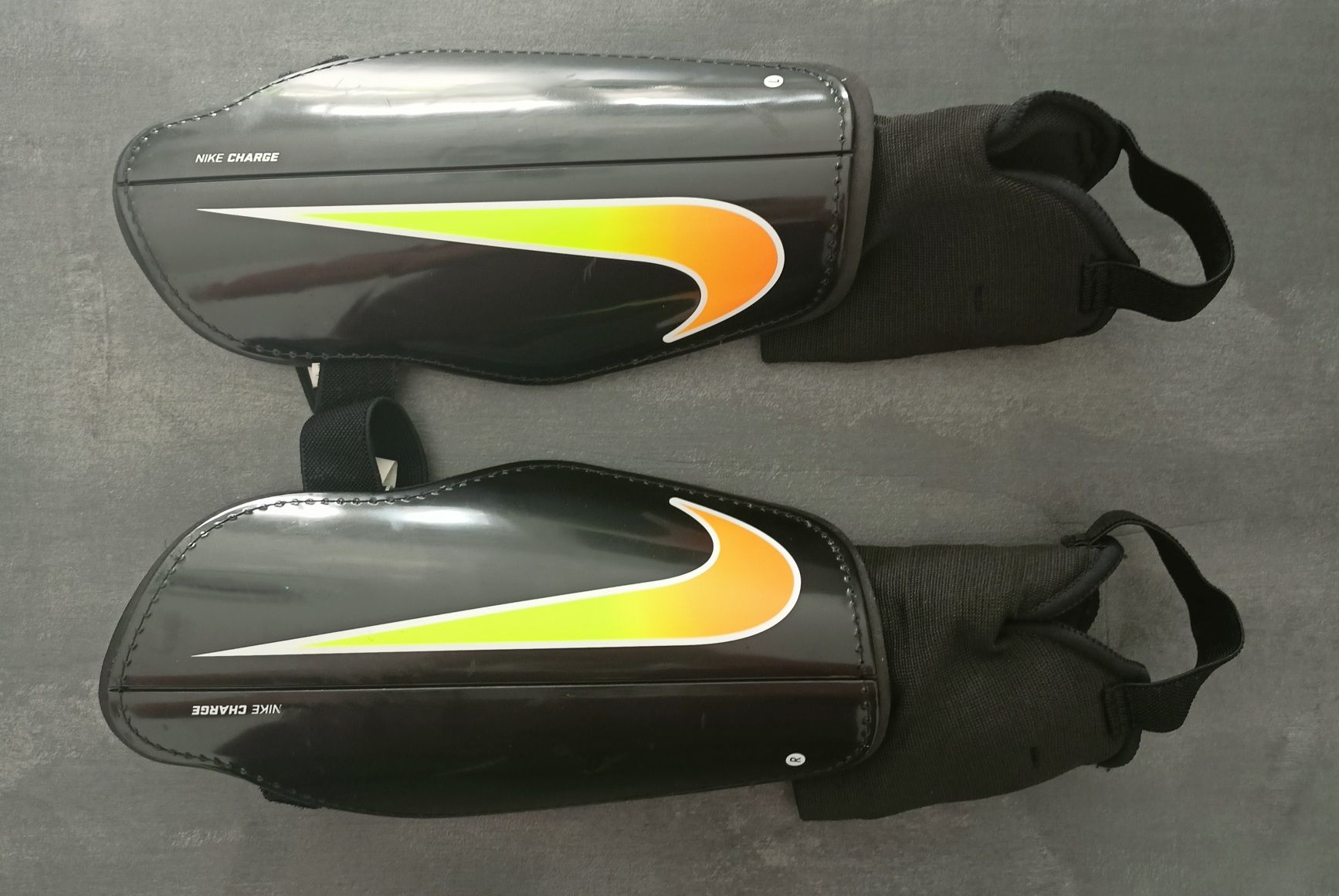 Ochraniacze piłkarskie Nike nagolenniki Rozmiar XL
