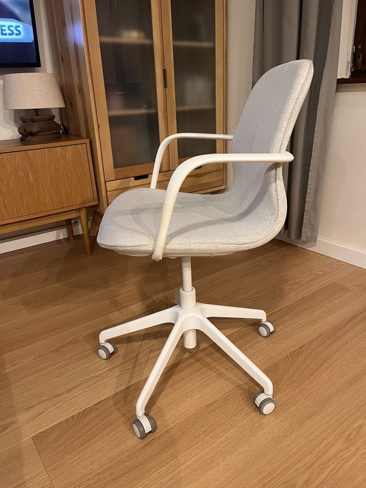 Krzeslo konferencyjne/do biurka LANGFJALL Ikea