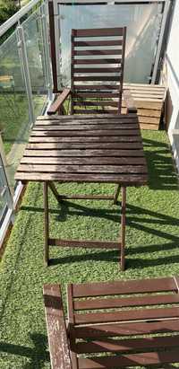 malowanie mebli ogrodowych - 2 krzesła, stół i skrzynia