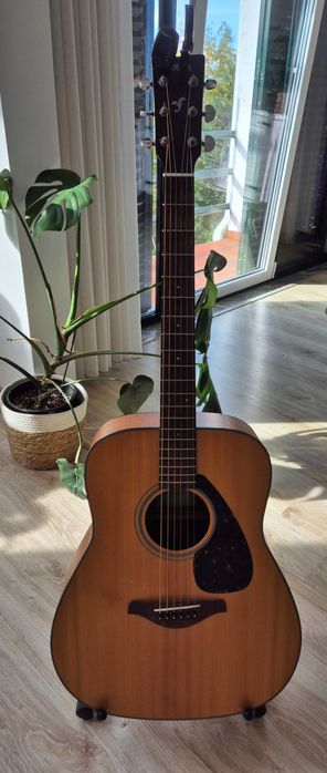 Guitarra acústica Yamaha Fg800m