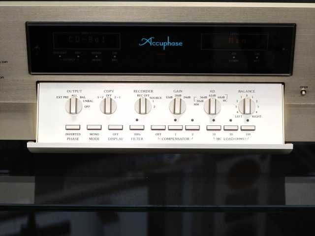Accuphase C 2810