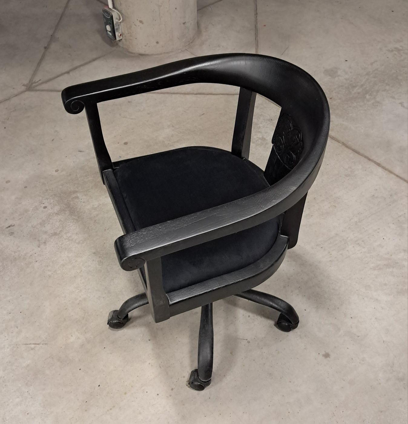 Fotel retro , drewno.welur 100% custom