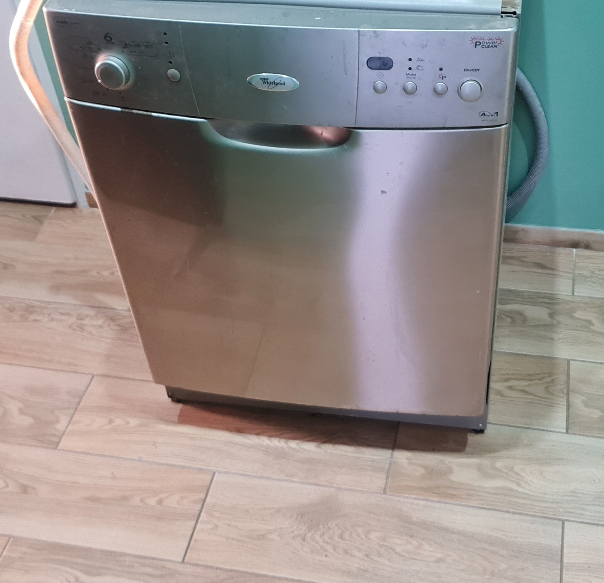 Zmywarka Whirlpool ADP 6839 uszkodzona