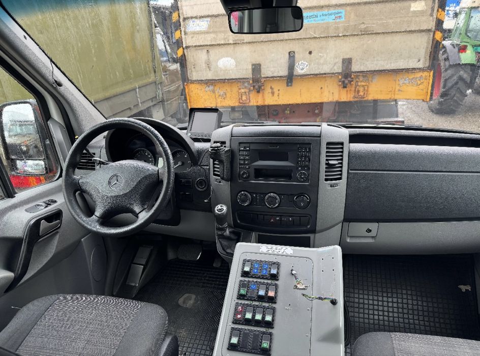 Mercedes - Benz. Sprinter 519 CDI. 4x4. Kamper. Karetka. Ambulans.