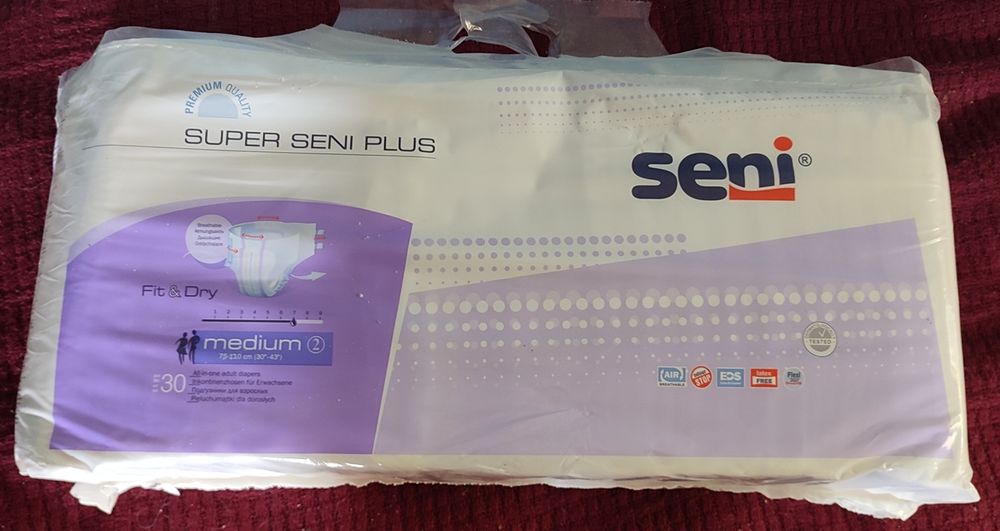 Seni Super Plus Medium Wyrób medyczny pieluchomajtki dla dorosłych.