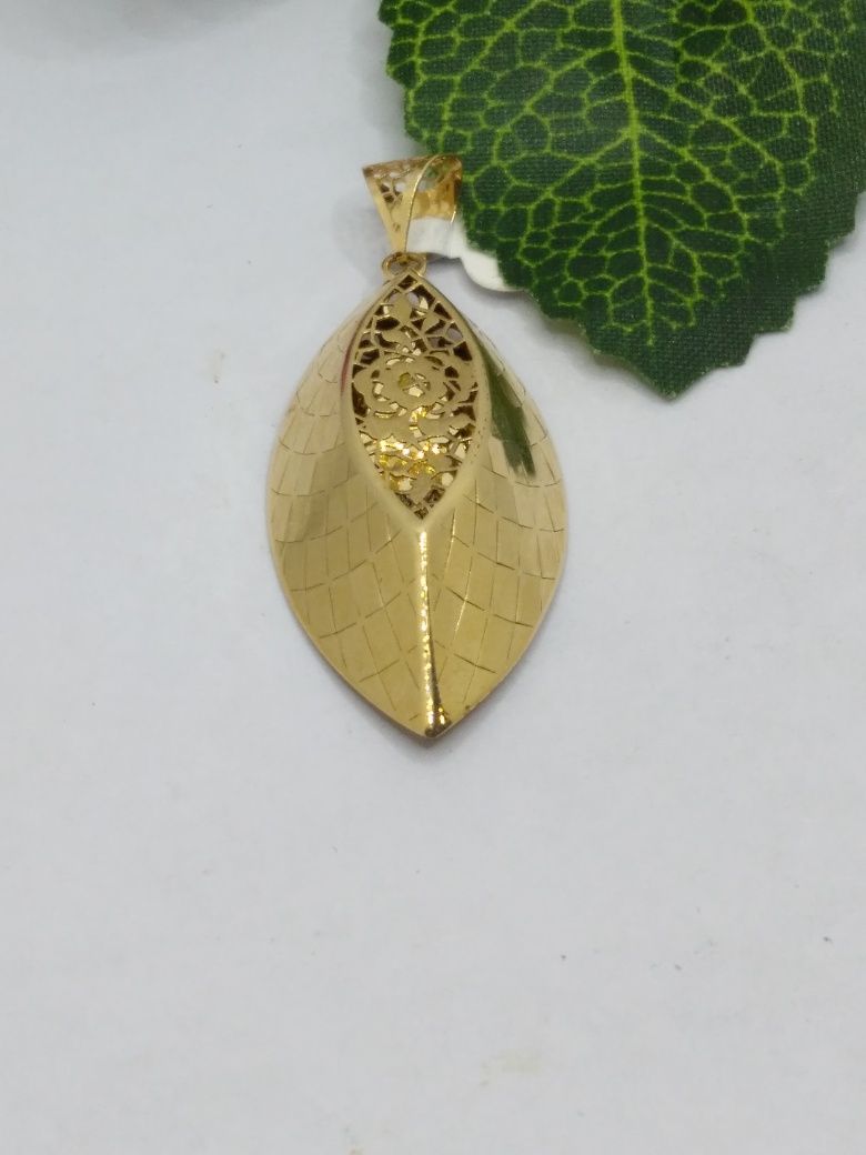 Złoty wisiorek ażurowy, szlif złoto 585 MARCO