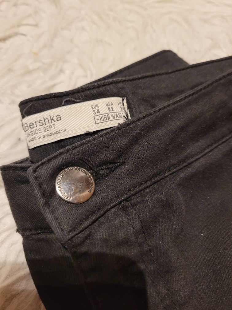 Czarne spodnie Bershka Basic 34 skinny rurki high waist