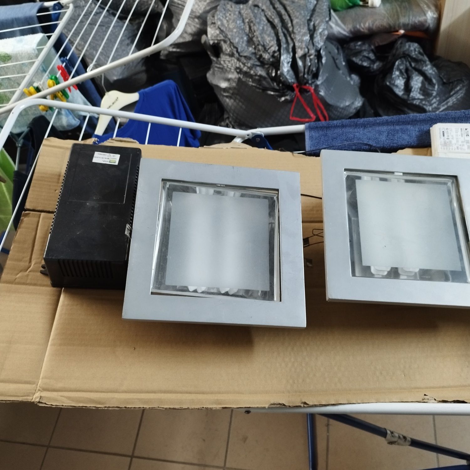 Lampy LED Plafony natynkowe z demontażu sklepu