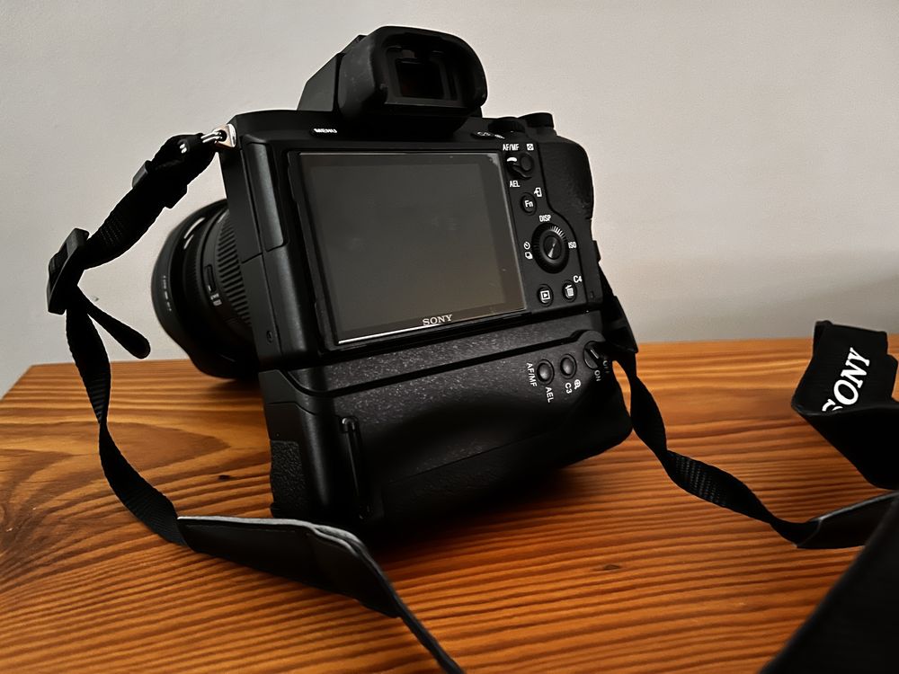 Sony A7 II z gripem