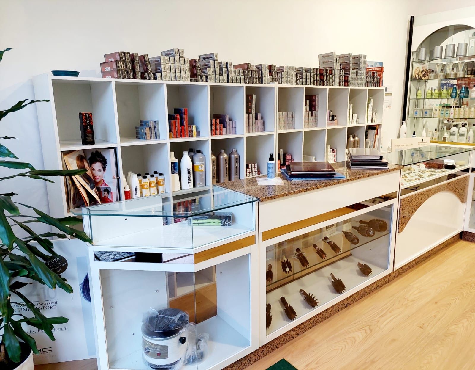 Campanha Stock Mobiliário Cabeleireiros, Estética, Perfumaria, e mais