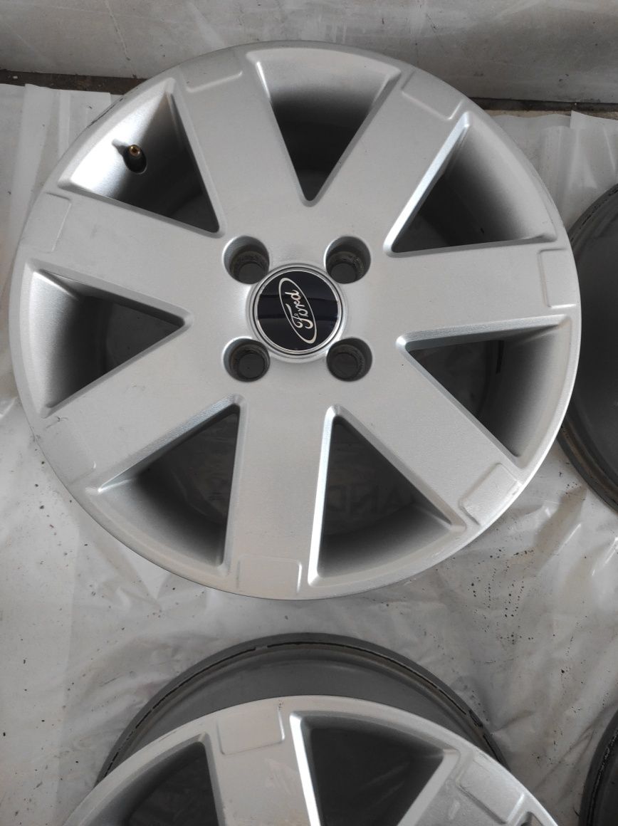 525 Felgi aluminiowe ORYGINAŁ FORD R 16 4x108 otwór 63,3 Bardzo Ładne