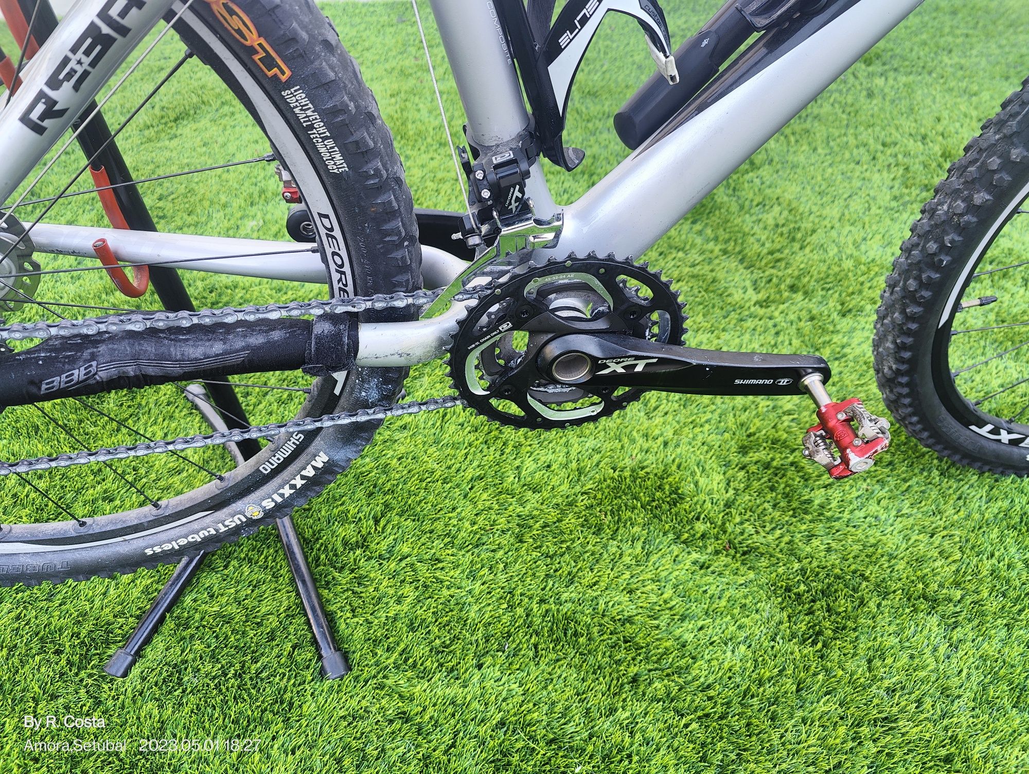 Bicicleta Giant Carbono full Shimano XT