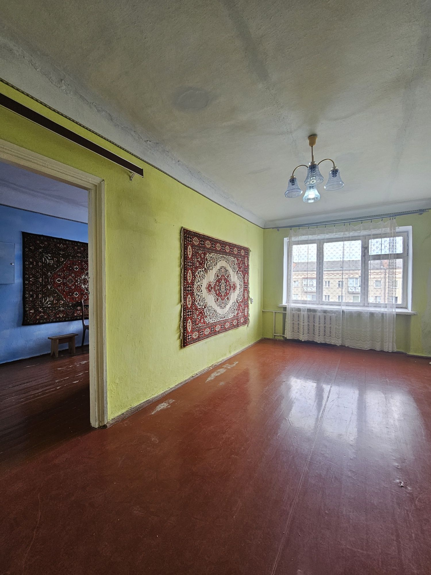 Продам 3 кімнатну квартиру в центрі міста
