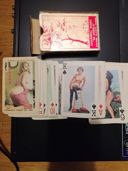 Эротические игральные карты