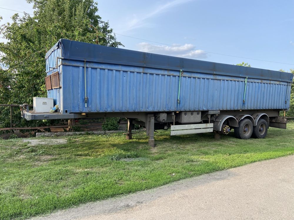 Обмін на легковий автомобіль Полупричеп контейнеровоз зерновоз