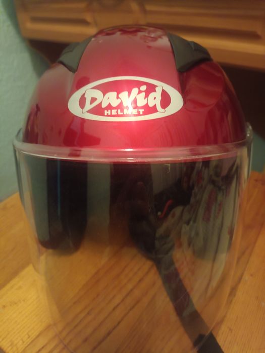 Шлем новый. Очень красивый.