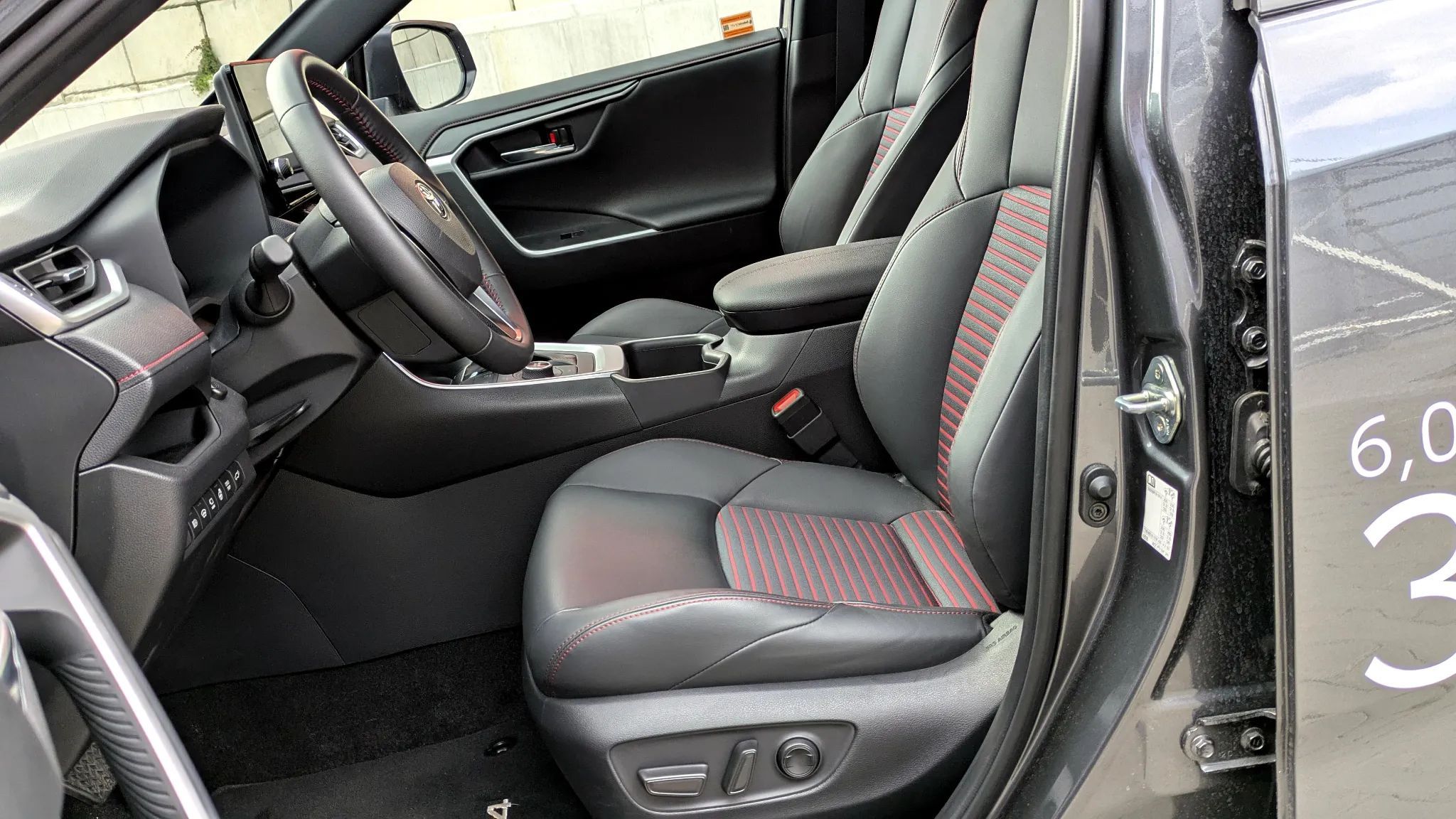 Toyota RAV4 2.5 Plug-In Hybrid Selection 4x4 306 KM Salon Toyota