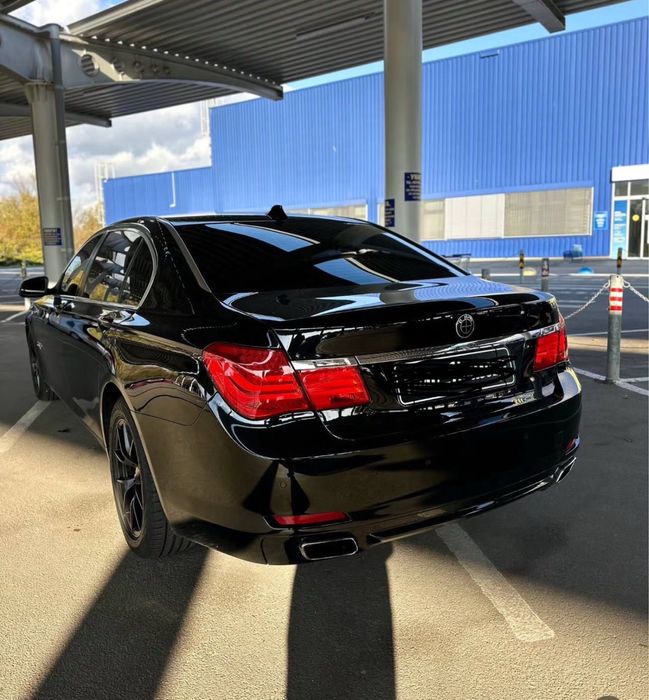 Продам BMW F01 740IL