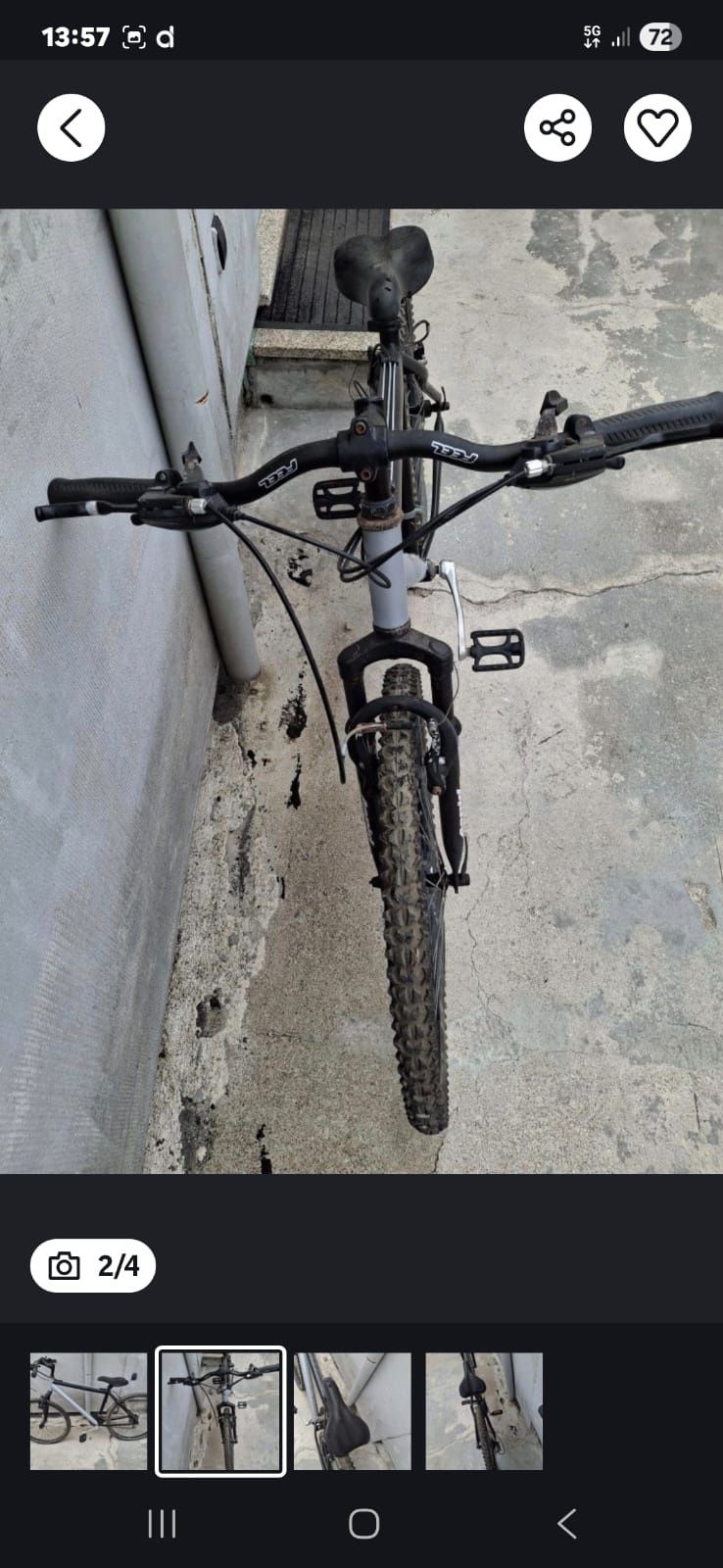 Bicicleta cinzenta usada