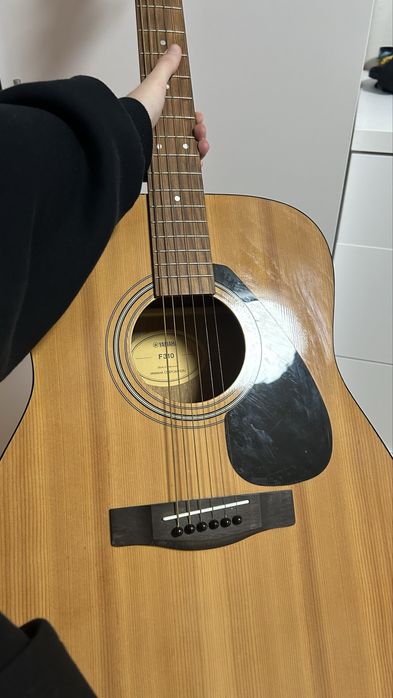 Гітара, YAMAHA F310 + чохол портфель та каподастр