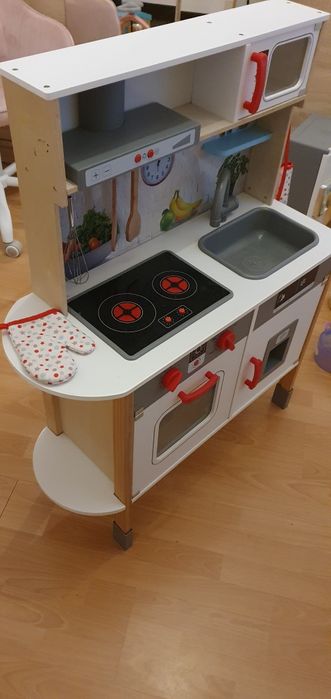 Kuchenka, akcesoria i lodówka