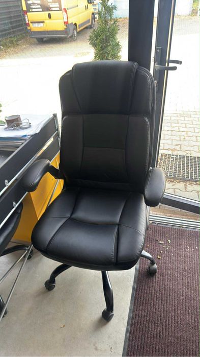 Fotel buliurowy pracowniczy RELAX