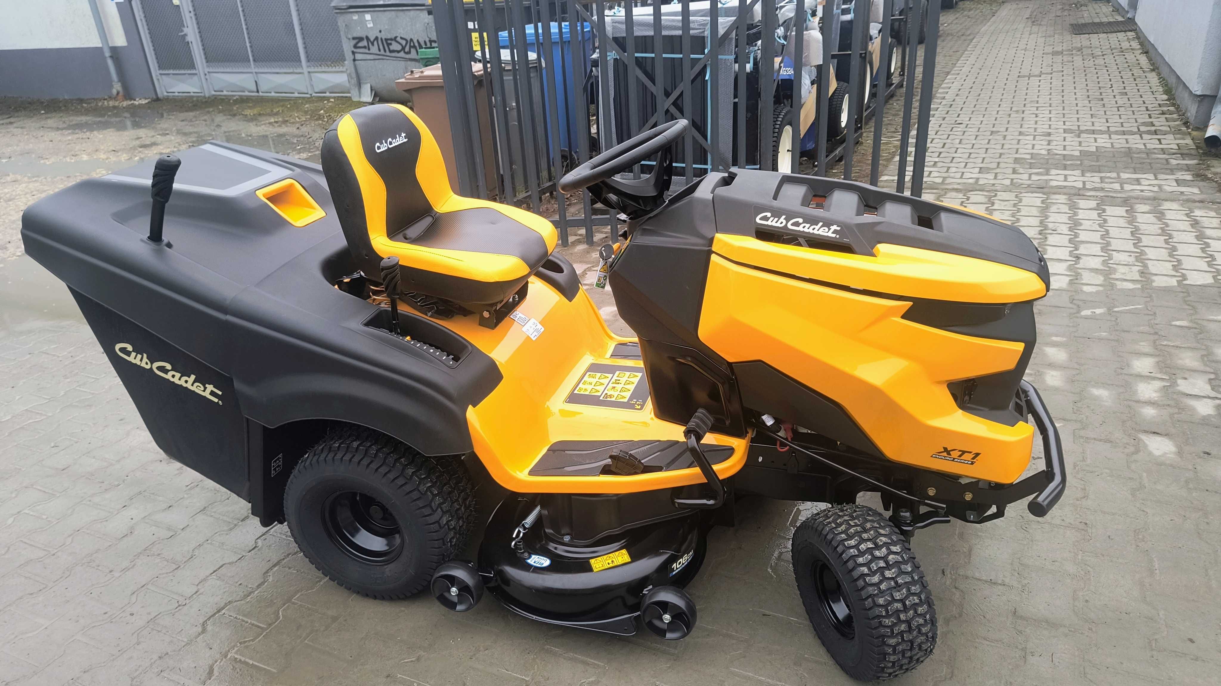 Traktorek ogrodowy Cub Cadet XT1 OR106