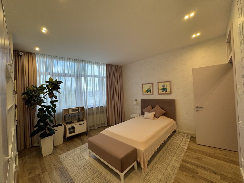 Продам 4 ком.квартиру 184м2 ЖК премиум класса ул.Чернышевская,31А