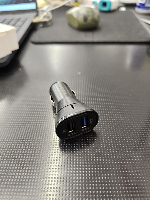 Ładowarka samochodowa