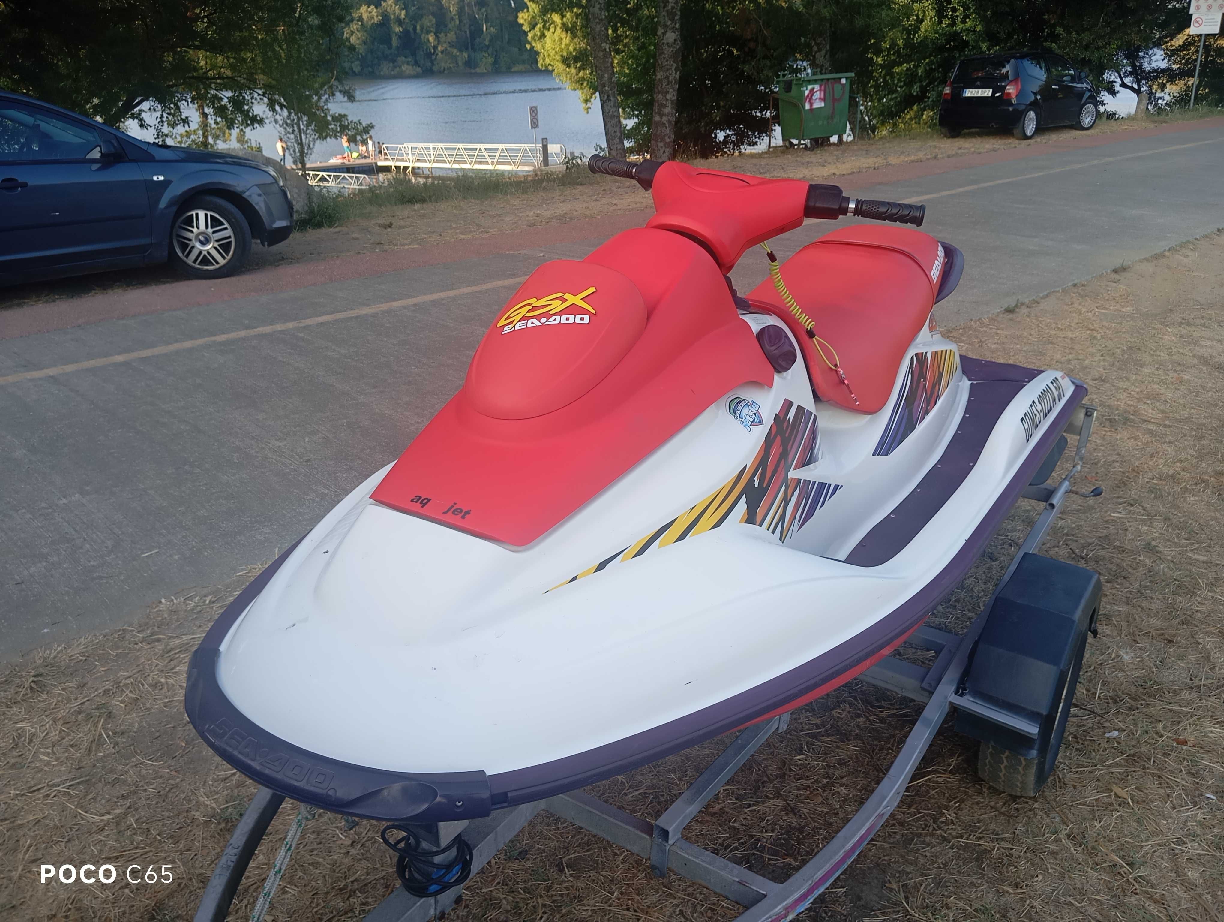 Vendo/troco Sea-doo GSX 110 cv (com 109 horas de uso)+ reboque