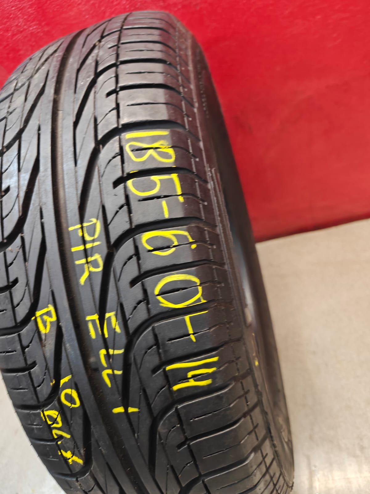 Opona 185/65/14 Pirelli p6000