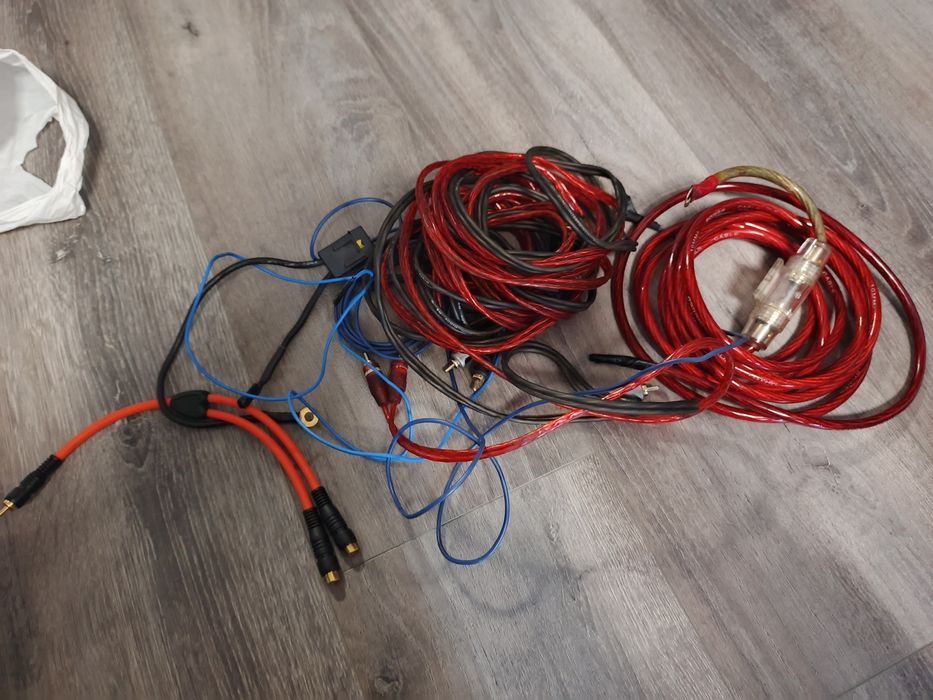 Продам сабвуфер 700 ват