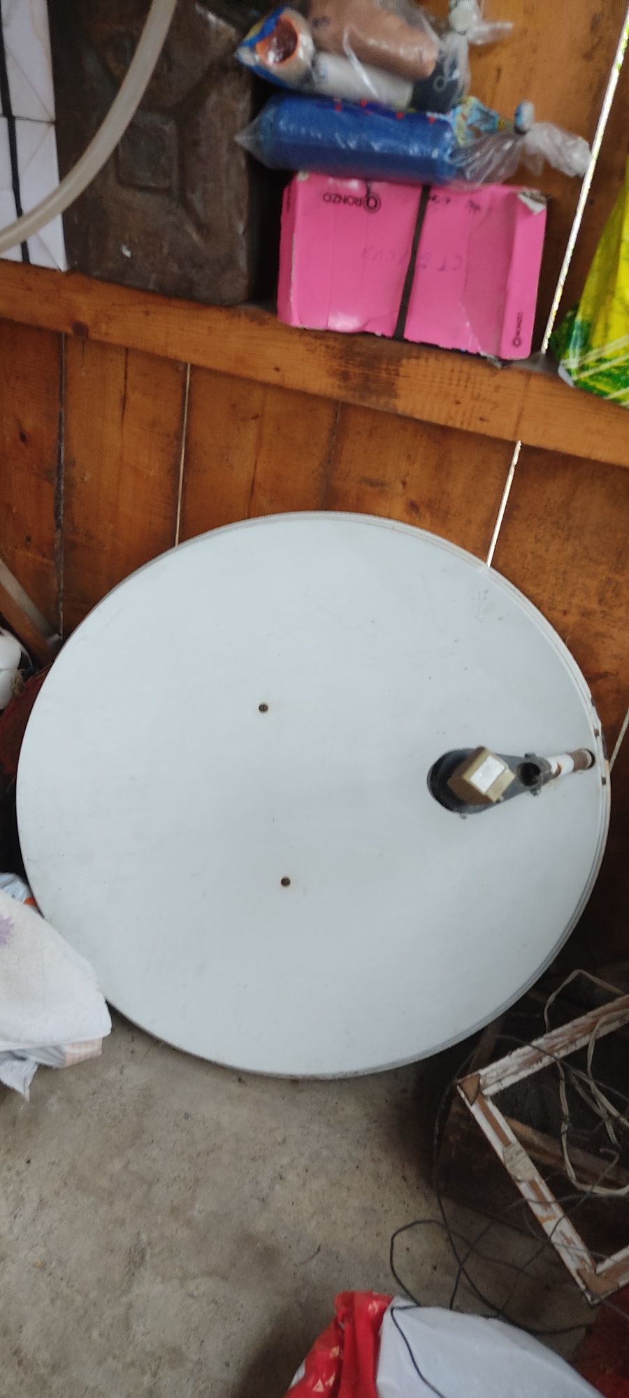Спутниковая тарелка-диаметр 89 см.