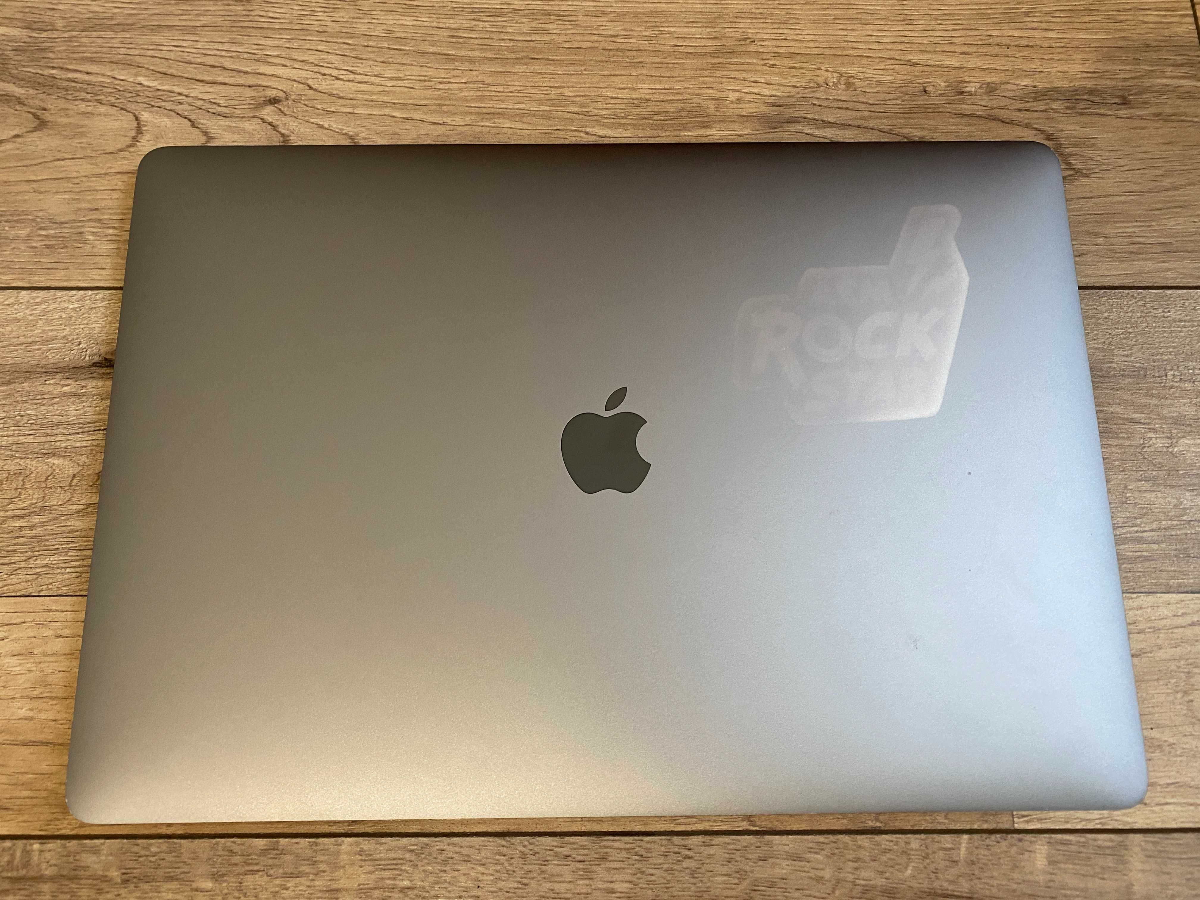 Macbook Pro 15 2018 6-Core i7 2,6, 16 512, AMD Pro 560X 4Gb, цикли 897