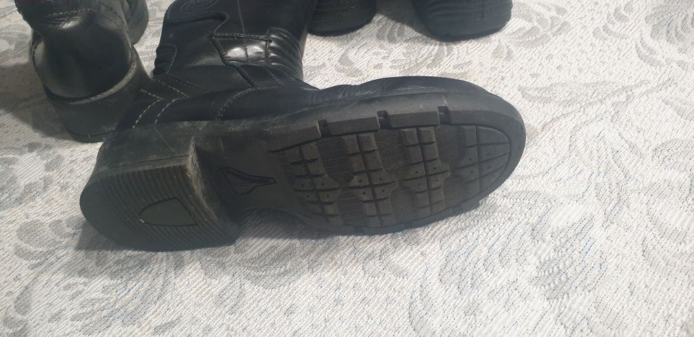 2 pares de botas para moto estrada