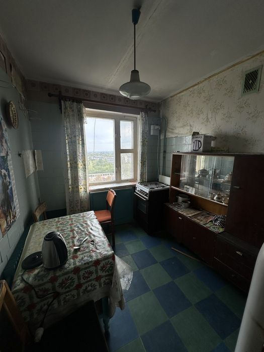 Продається 3-кімнатна квартира на 101-му мікрорайоні