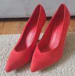 Buty na obcasie czerwone