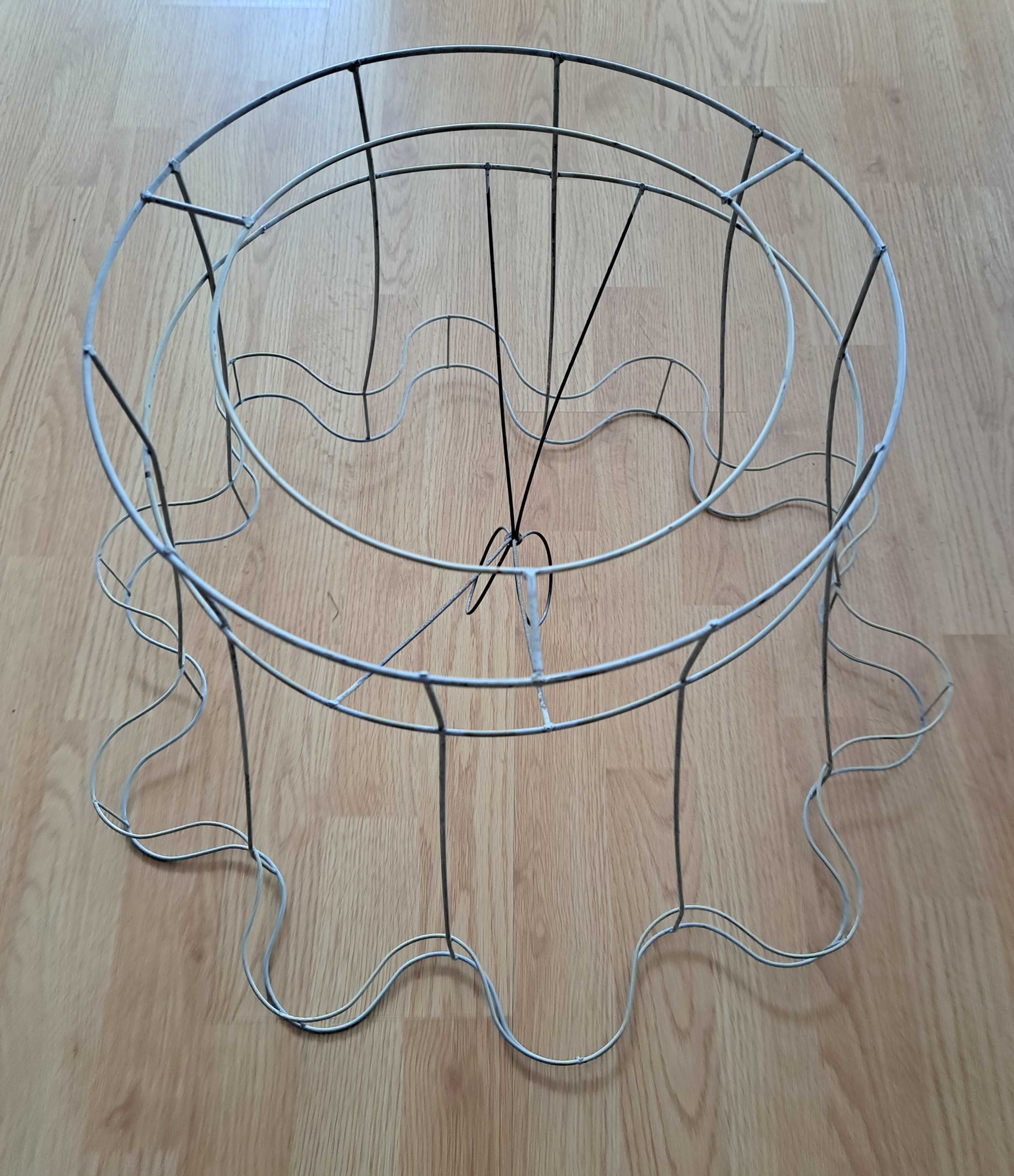 Abażur do lampy stojącej - konstrukcja, szkielet metalowy