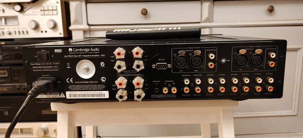 Audiofilski wzmacniacz Cambridge Audio AZUR 851A.