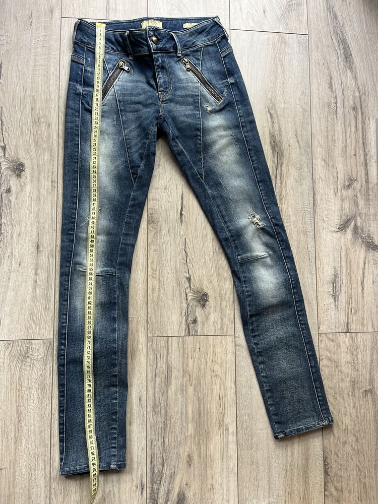 Spodnie jeansowe jeansy skinny guess xs