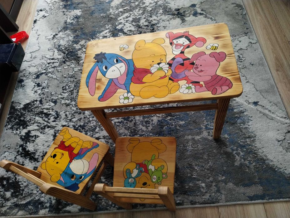 Stolik drewniany z krzesełkami  dla dzieci