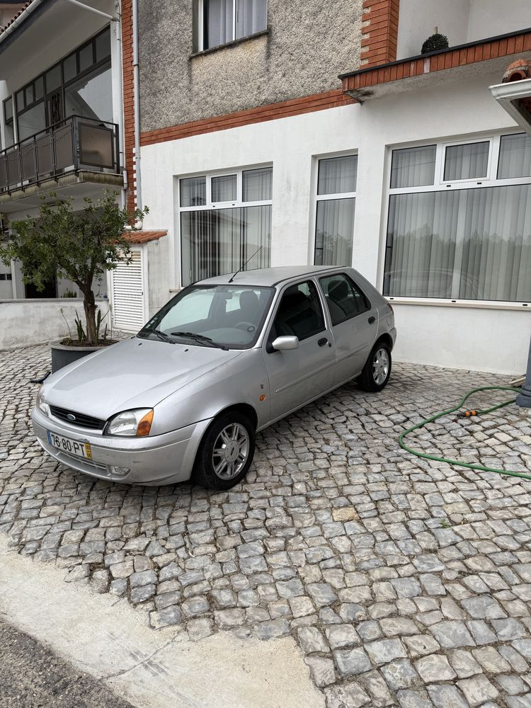 Ford fiesta inspencionado esse mês e revisonado