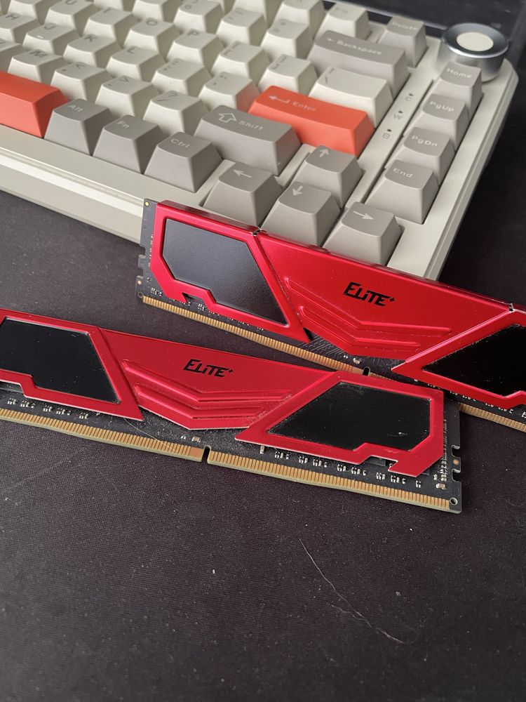 Оперативна память TeamGroup Elite DDR4 16gb 3200 MHz
