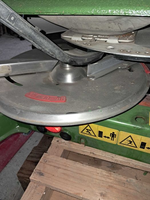 Rozsiewacz AMAZONE ZA-M 900+nadstawki