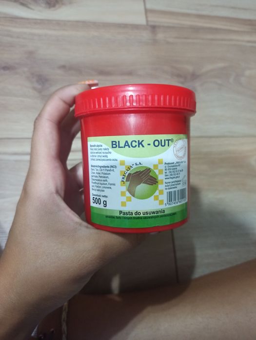 Pasta black-out do rąk